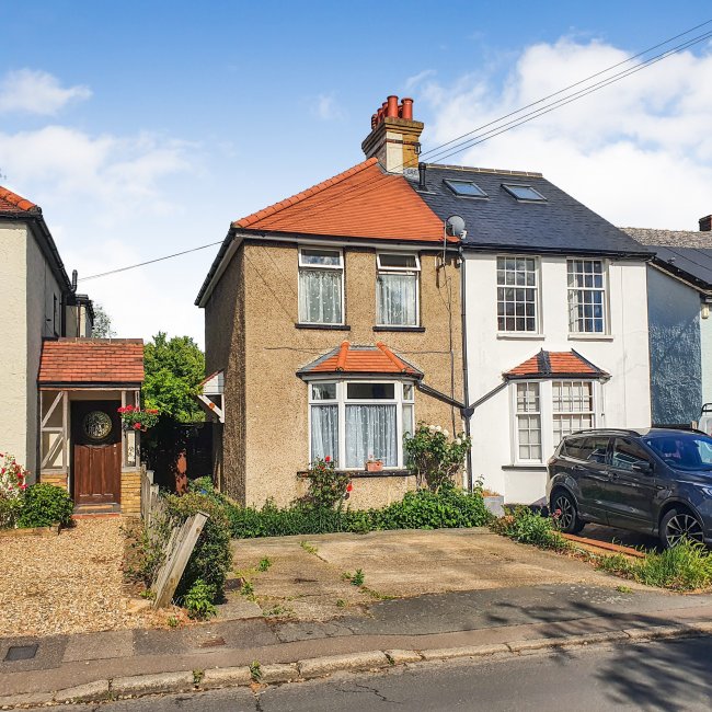 72 Old Nazeing Road, Broxbourne, Herfordshire EN10 6RL 9