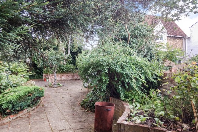 94 Maldon Road, Colchester, Essex CO3 3AL  &  2A Salisbury Avenue, Colchester, Essex CO3 3DN 5