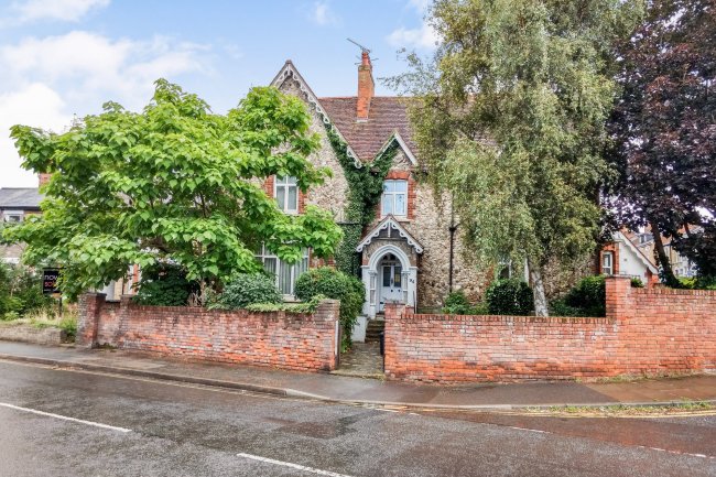 94 Maldon Road, Colchester, Essex CO3 3AL  &  2A Salisbury Avenue, Colchester, Essex CO3 3DN 5