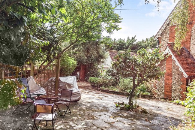 94 Maldon Road, Colchester, Essex CO3 3AL  &  2A Salisbury Avenue, Colchester, Essex CO3 3DN 5