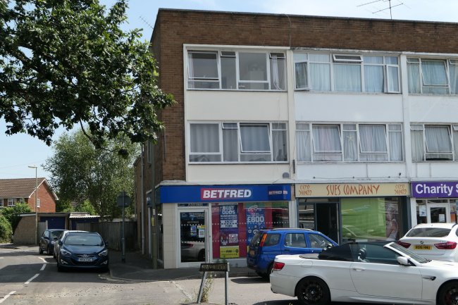 14 & 14A Bridge Road, Cove, Farnborough, Hampshire GU14 0HS 6