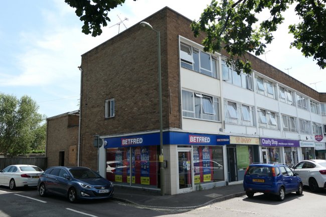 14 & 14A Bridge Road, Cove, Farnborough, Hampshire GU14 0HS 6