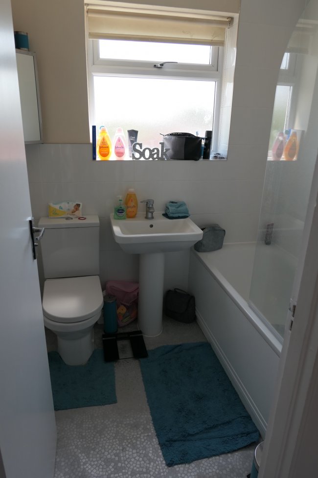 14 & 14A Bridge Road, Cove, Farnborough, Hampshire GU14 0HS 6