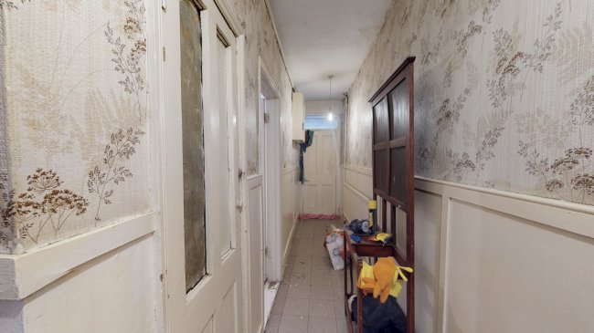 19 Chivalry Road, Battersea, London, SW11 1HT
 8