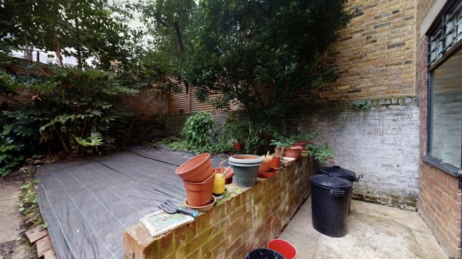 19 Chivalry Road, Battersea, London, SW11 1HT
 8