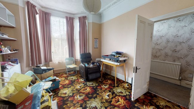 19 Chivalry Road, Battersea, London, SW11 1HT
 8