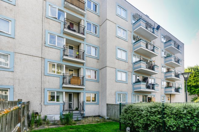 2 Matthews House, Burgess Street, London E14 7AT
 4