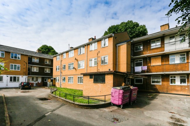 13 Stanley House, Saracen Street, London E14 6EX
 8