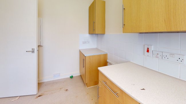 13 Stanley House, Saracen Street, London E14 6EX
 8