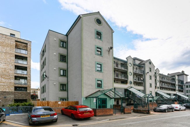 22 Perkins House, Wallwood Street, London E14 7AH
 3