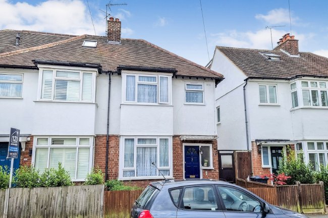 3 Gundulph Road, Bromley, Kent BR2 9LL 9