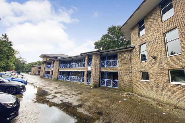 44 Dalewood Gardens, Crawley, West Sussex RH10 8XP 6