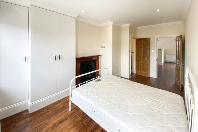 Flat C, 70 Cricklewood Broadway, London, NW2 3EP 7