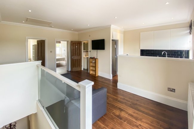 Flat C, 70 Cricklewood Broadway, London, NW2 3EP 7