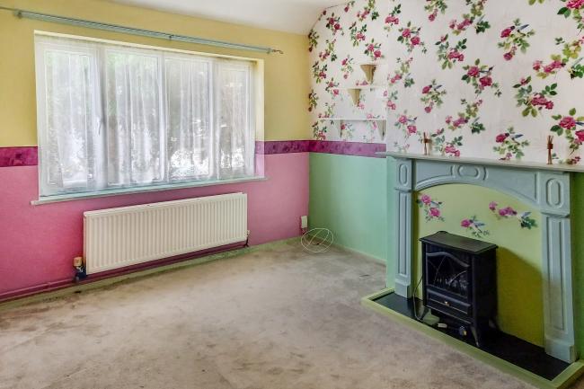 32 Charnwood Avenue, Chelmsford, Essex CM1 2TQ
 3