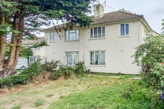 32 Charnwood Avenue, Chelmsford, Essex CM1 2TQ
 3