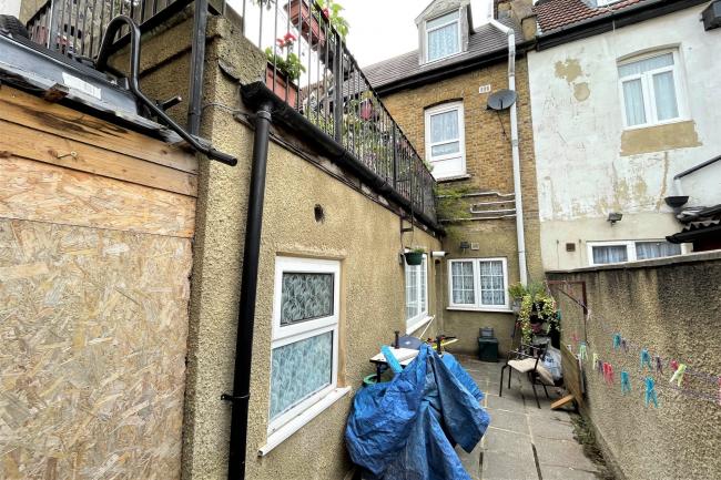 19 Penge Lane, London SE20 7DU
 8