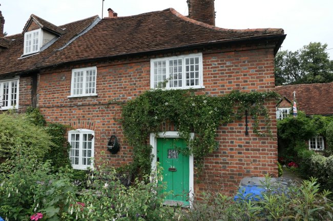 26 Bisham Village, Marlow Road, Bisham, Marlow, Buckinghamshire SL7 1RR
 8