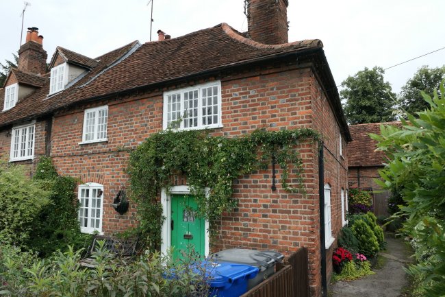 26 Bisham Village, Marlow Road, Bisham, Marlow, Buckinghamshire SL7 1RR
 8