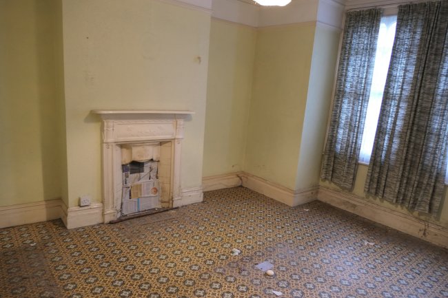 Ground Floor Flat, 22 Collingbourne Road, Shepherds Bush, London W12 0JQ
 5