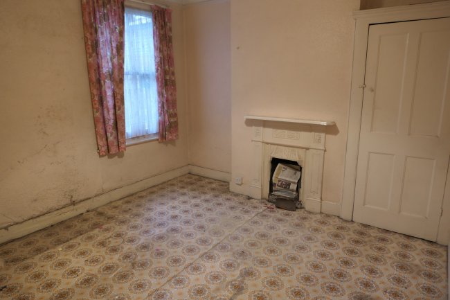 Ground Floor Flat, 22 Collingbourne Road, Shepherds Bush, London W12 0JQ
 5