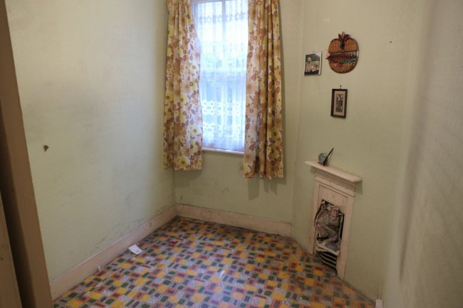 Ground Floor Flat, 22 Collingbourne Road, Shepherds Bush, London W12 0JQ
 5