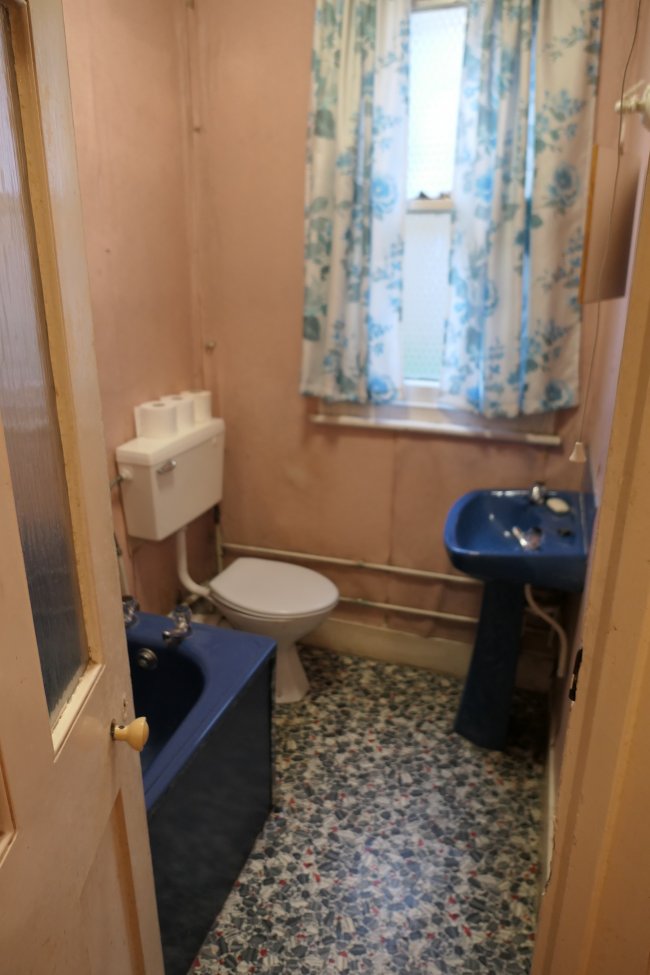 Ground Floor Flat, 22 Collingbourne Road, Shepherds Bush, London W12 0JQ
 5