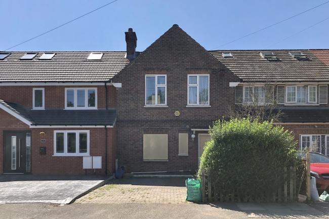 18 Kingsley Road, Barkingside, Essex, IG6 2LL 2