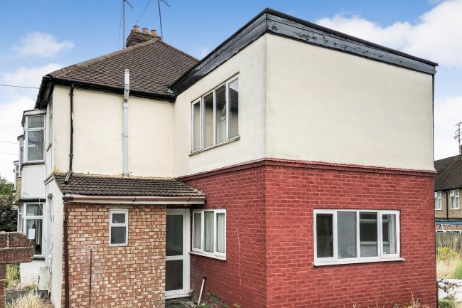 27 Dunstable Close, Luton, Bedfordshire, LU4 8DP
 8