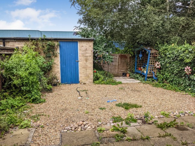 38 St Annes Road, Aylesbury, Buckinghamshire, HP19 7RB
 1