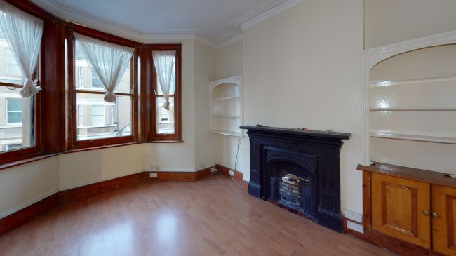 21 Cleveland Mansions, Lambeth, London, SW9 0ES
 2