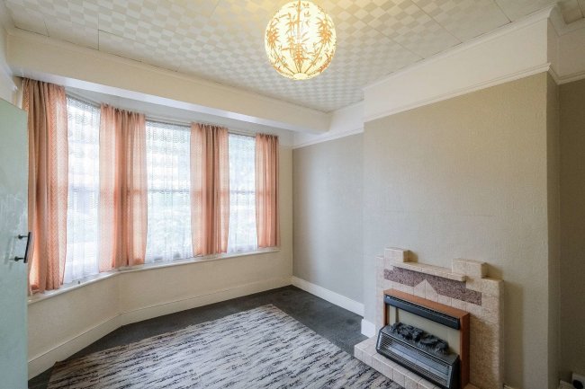 120 Henniker Gardens, East Ham, 
London E6 3HS                     
 10