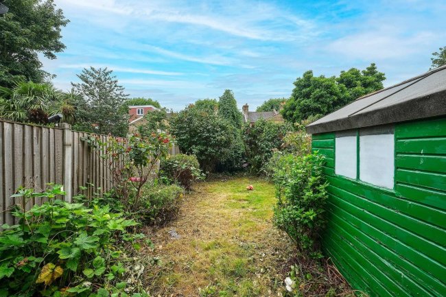 120 Henniker Gardens, East Ham, 
London E6 3HS                     
 10