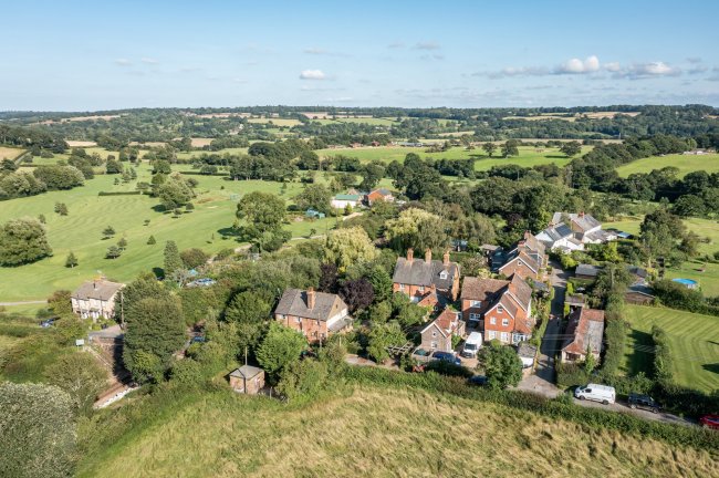 3 Stephnetts Cotts, Tunbridge Wells, Kent, TN3 9UJ 
 9