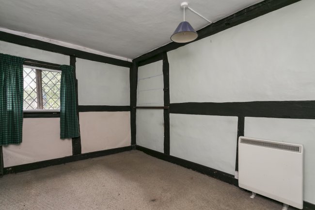 12 Bird in Hand Street, Tunbridge Wells, Kent, TN3 9QJ
 10