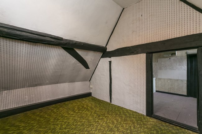 12 Bird in Hand Street, Tunbridge Wells, Kent, TN3 9QJ
 10