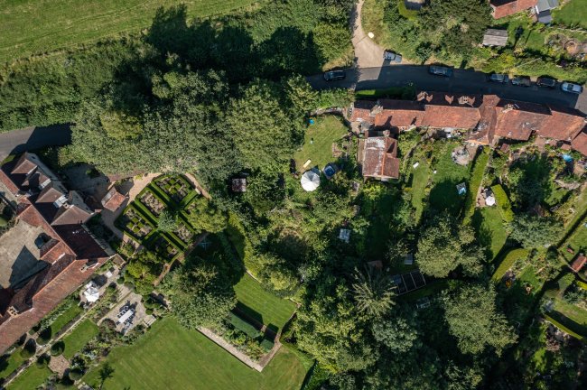 12 Bird in Hand Street, Tunbridge Wells, Kent, TN3 9QJ
 10