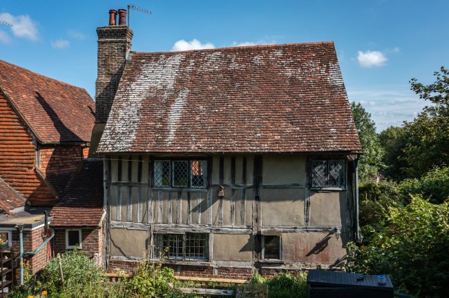 12 Bird in Hand Street, Tunbridge Wells, Kent, TN3 9QJ
 10