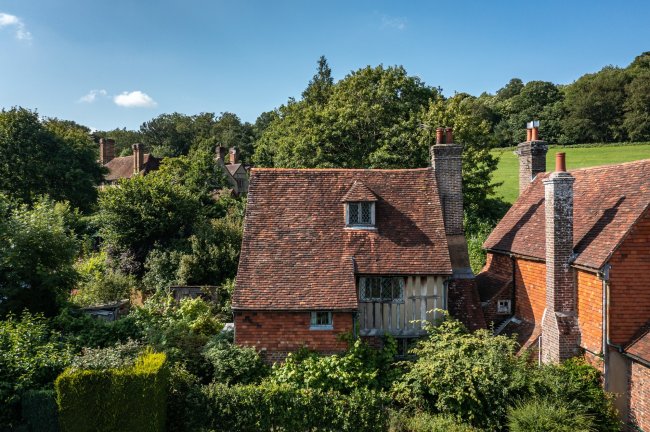 12 Bird in Hand Street, Tunbridge Wells, Kent, TN3 9QJ
 10