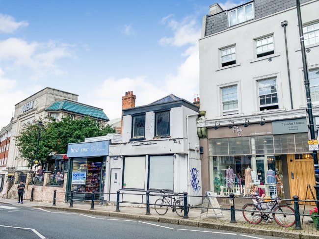 8 Hill Rise, Richmond, Surrey TW10 6UA

 10