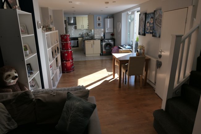 Flat 1, 20B High Street, Barnet, Hertfordshire EN5 5RU
 2