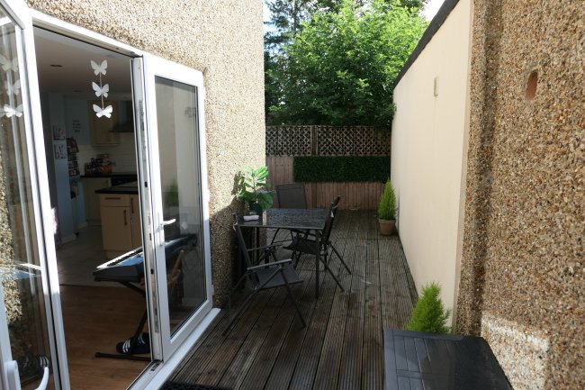 Flat 1, 20B High Street, Barnet, Hertfordshire EN5 5RU
 2