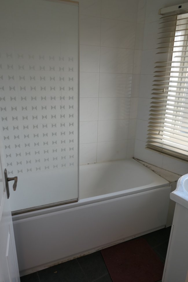 Flat A, 20B High St High Street, Barnet, Hertfordshire EN5 5RU
 3