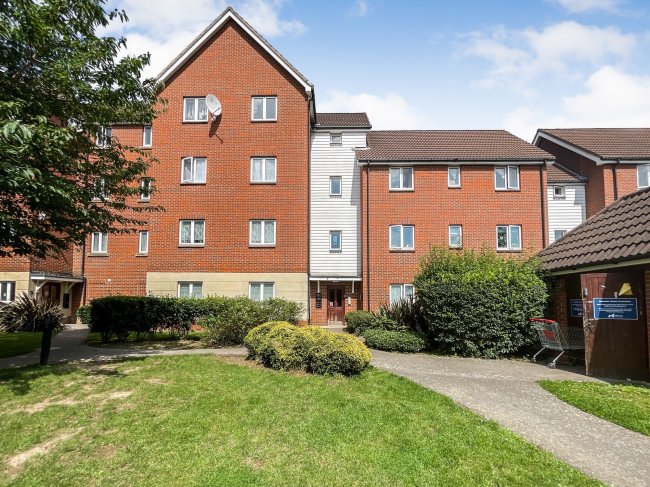 Flat 9, Suffolk Court, Hevingham Drive, Chadwell Heath, Essex, RM6 4UA 6