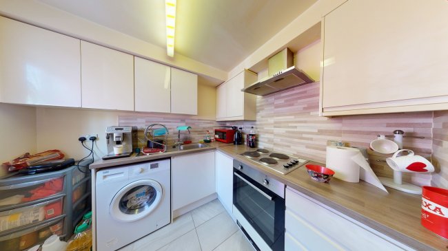 Flat 9, Suffolk Court, Hevingham Drive, Chadwell Heath, Essex, RM6 4UA 6