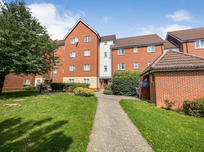 Flat 9, Suffolk Court, Hevingham Drive, Chadwell Heath, Essex, RM6 4UA 6