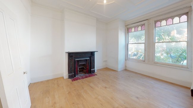 Ground Floor Flat, 196 Boundaries Road, Balham, London SW12 8HF
 3