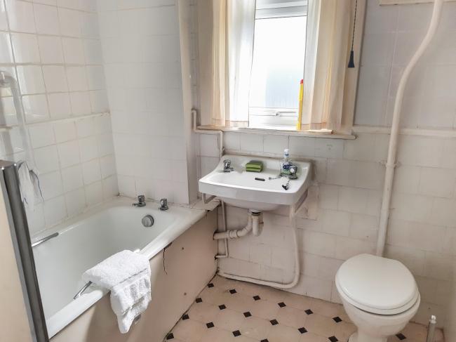 Ground Floor Flat, 70 Davigdor Road, Hove, East Sussex BN3 1RF
 1