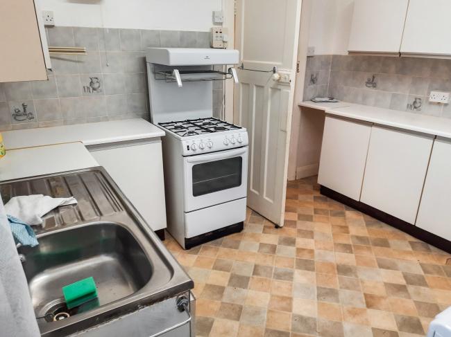 Ground Floor Flat, 70 Davigdor Road, Hove, East Sussex BN3 1RF
 1