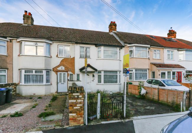 109 Lynhurst Crescent, Hillingdon, Middlesex UB10 9EQ
 7